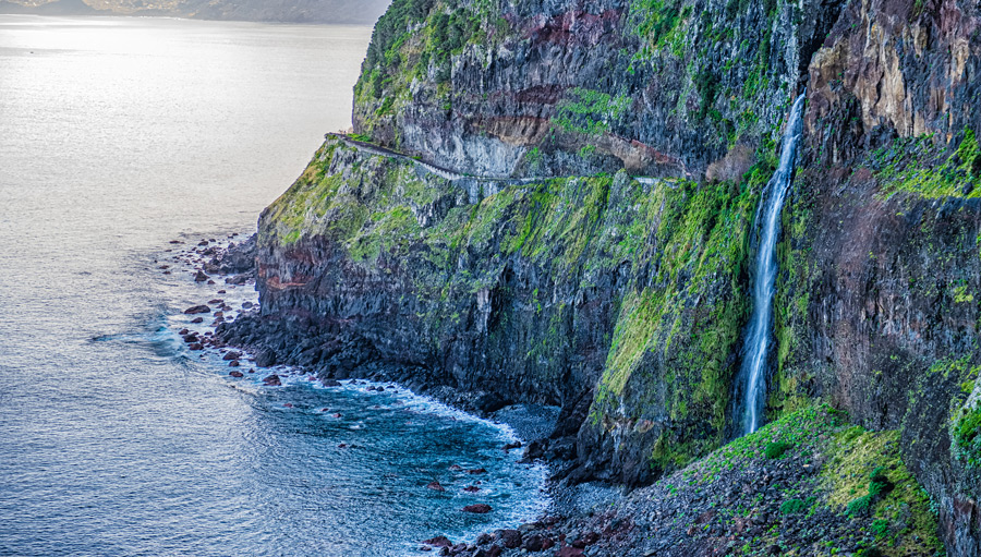 waterfall-veil-of-the-bride-in-madeira-islanl